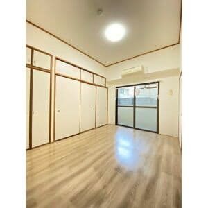 Room image 11