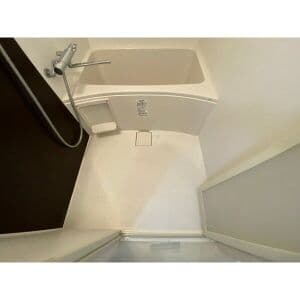 Room image 11