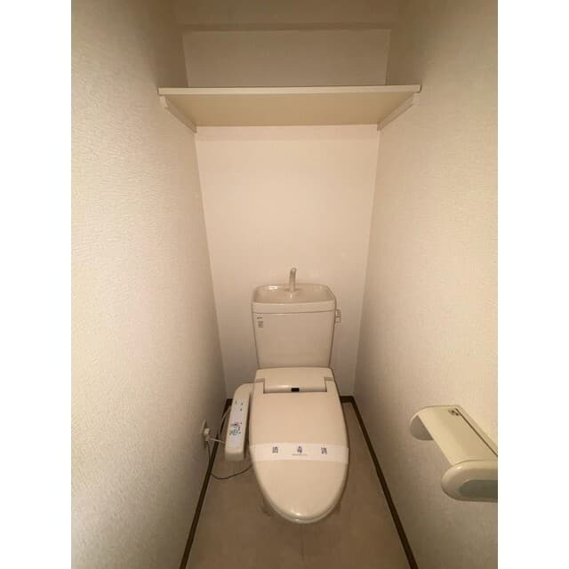 Room image 11