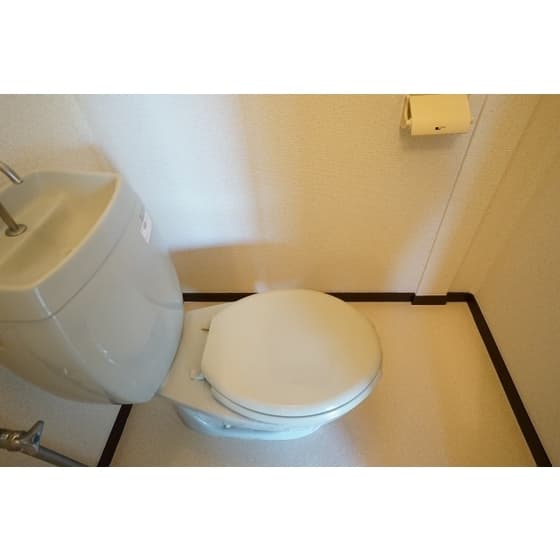 Room image 12