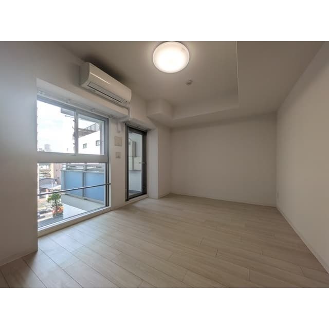 Room image 16