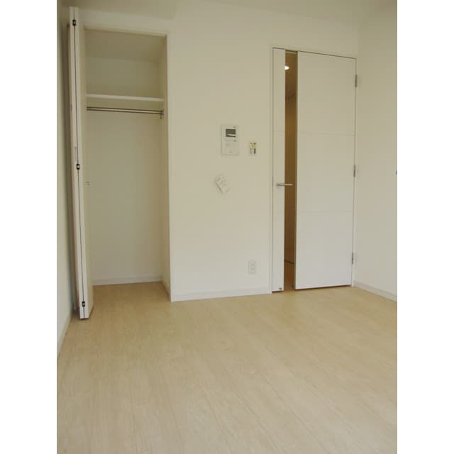 Room image 12