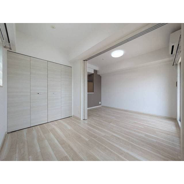 Room image 15