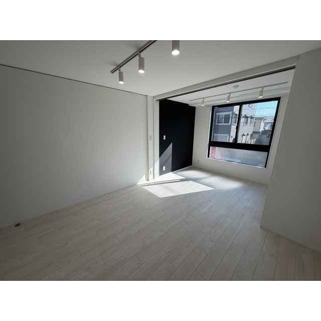 Room image 14