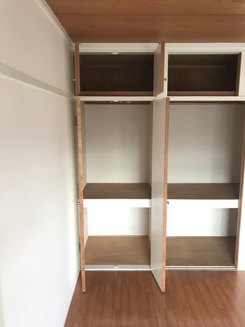 Room image 12