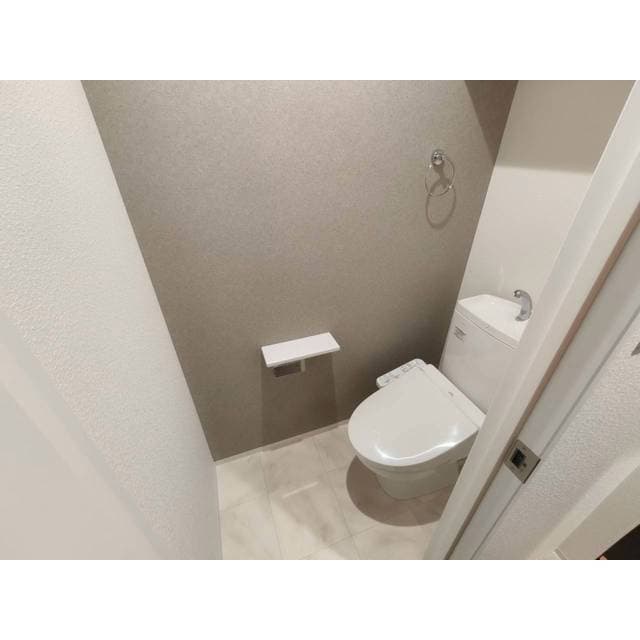 Room image 12