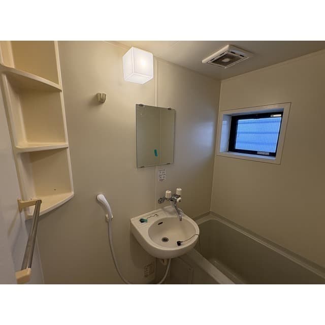 Room image 11