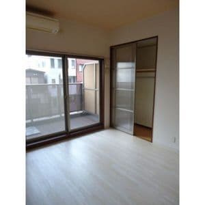Room image 16