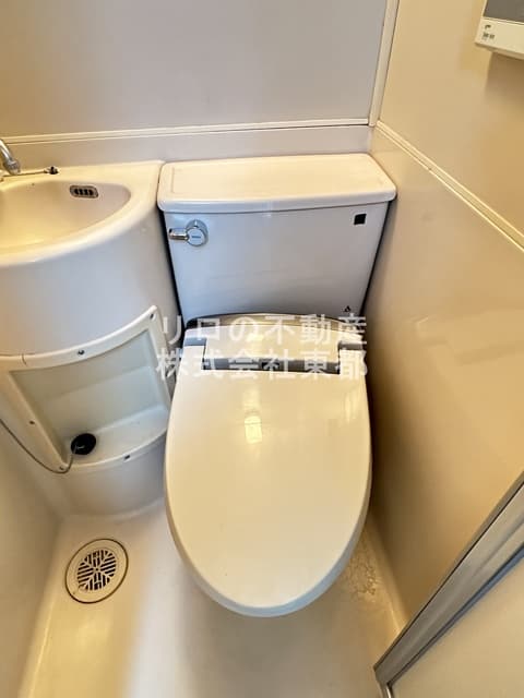 Room image 8