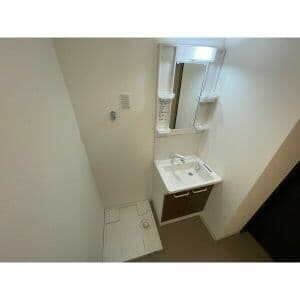 Room image 16
