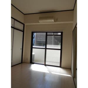 Room image 13