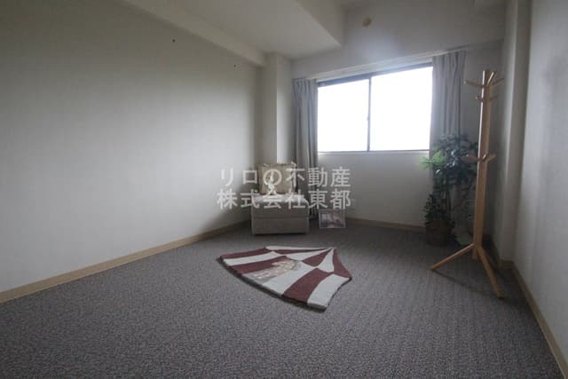 Room image 12