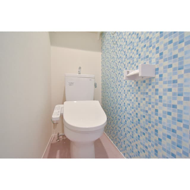 Room image 8