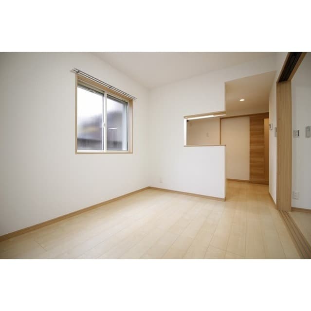 Room image 13