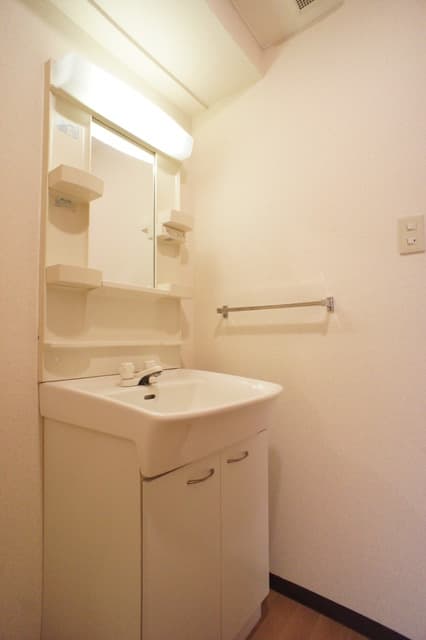 Room image 9