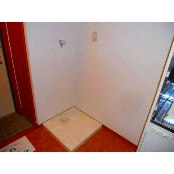 Room image 8
