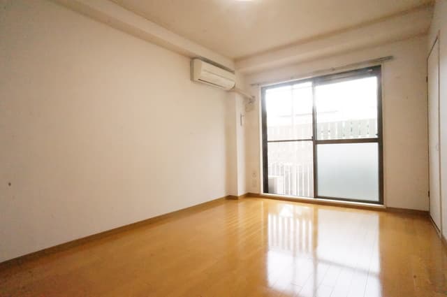 Room image 15