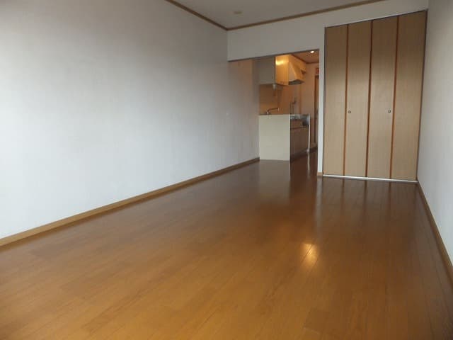 Room image 15
