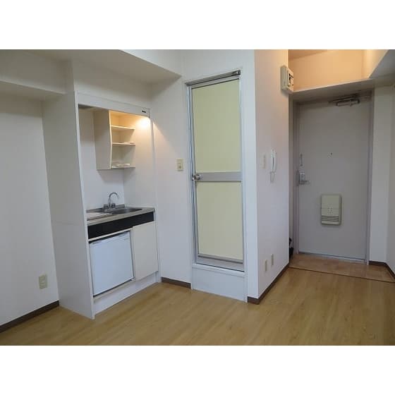 Room image 8