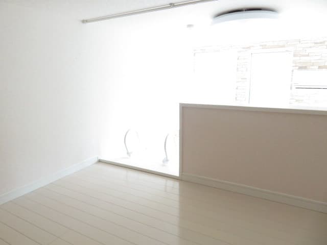 Room image 13