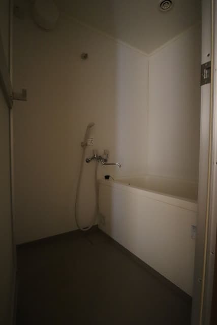Room image 11