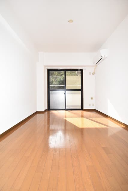 Room image 15