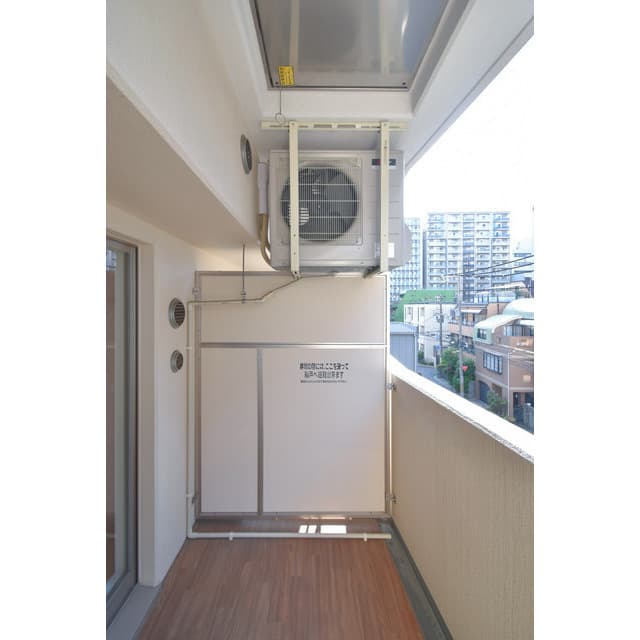 Room image 9