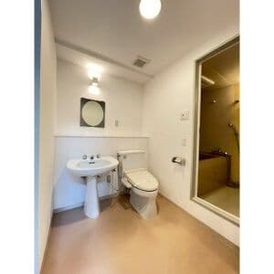 Room image 13