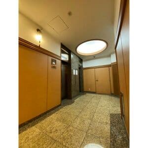 Room image 8