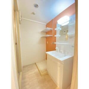 Room image 15