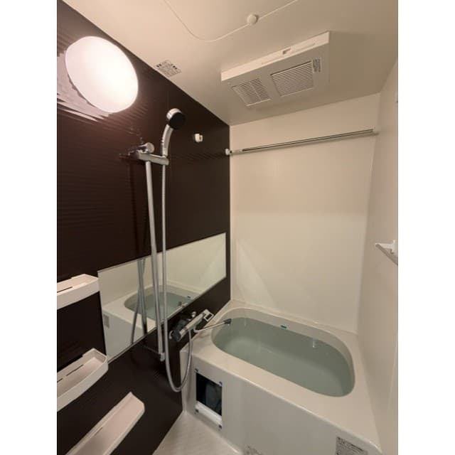 Room image 16