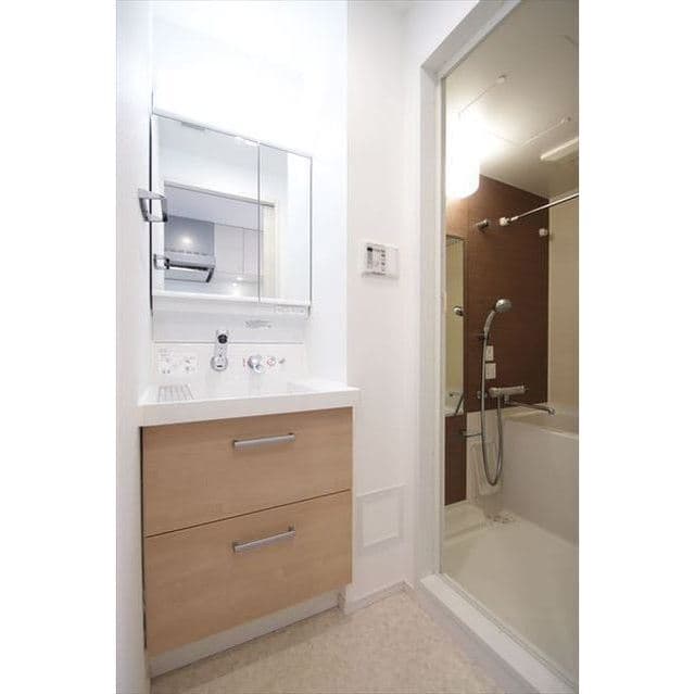 Room image 16