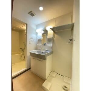 Room image 12