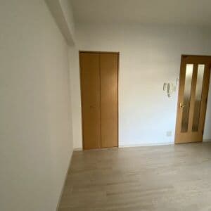Room image 16