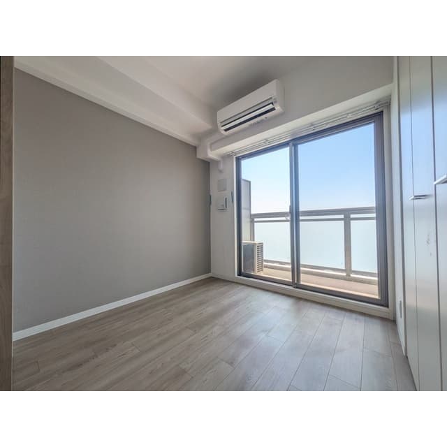 Room image 12
