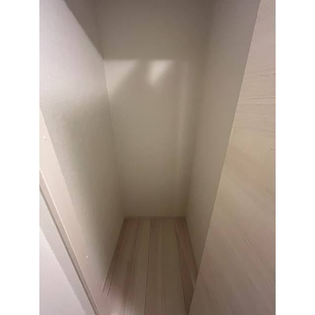 Room image 16