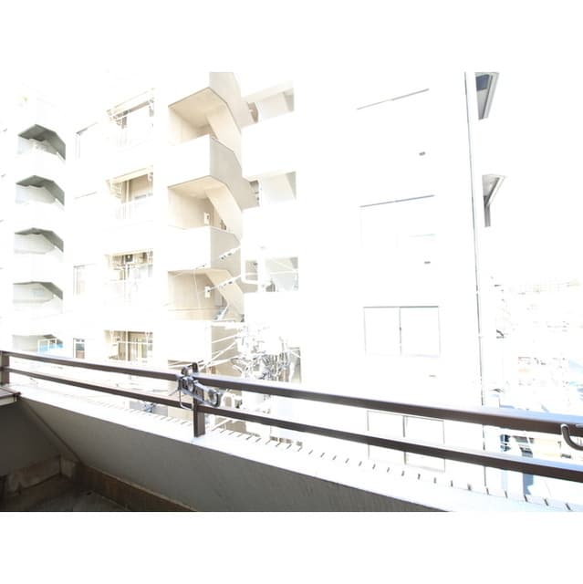 Room image 11