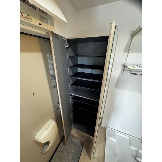 Room image 16