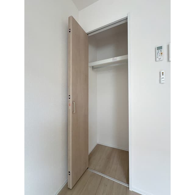 Room image 14