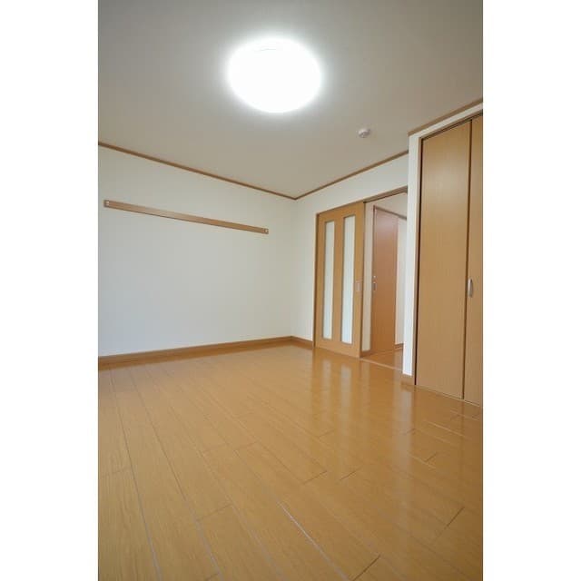 Room image 12
