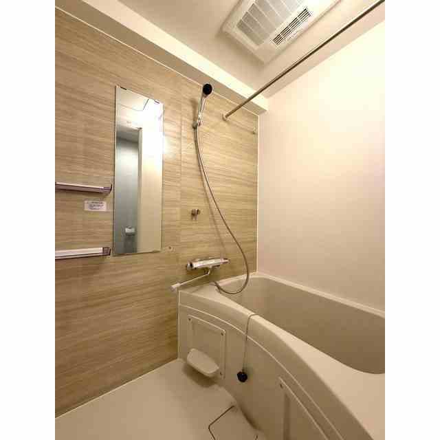 Room image 9