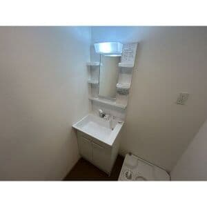 Room image 8
