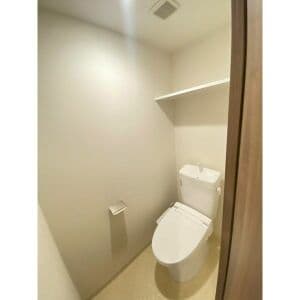 Room image 16