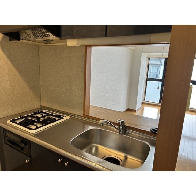 Room image 8