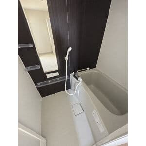 Room image 15