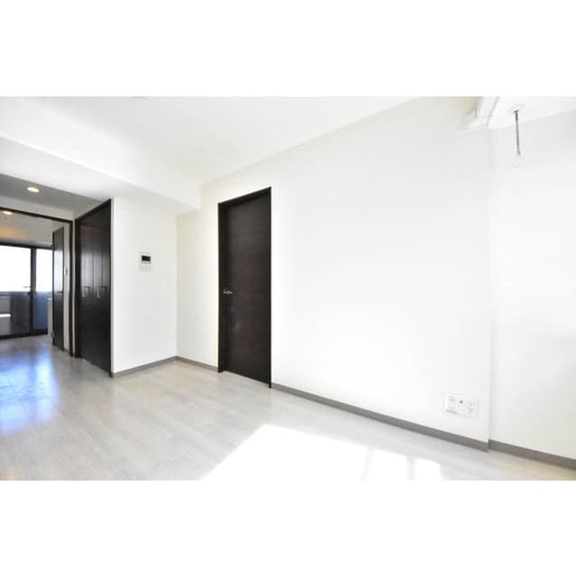 Room image 16