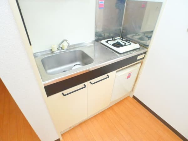 Room image 8