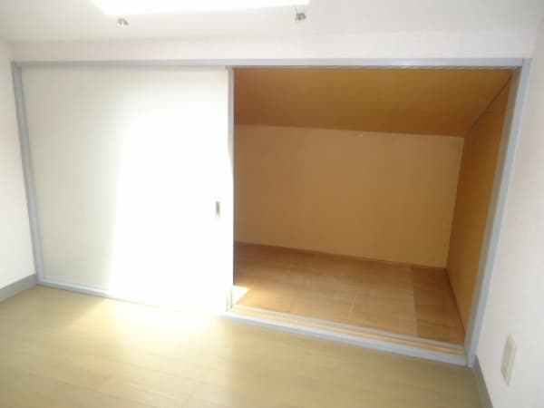 Room image 11