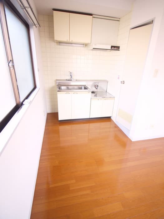 Room image 11