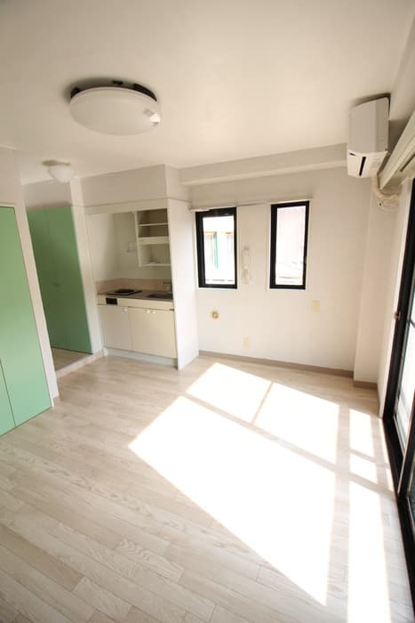 Room image 8